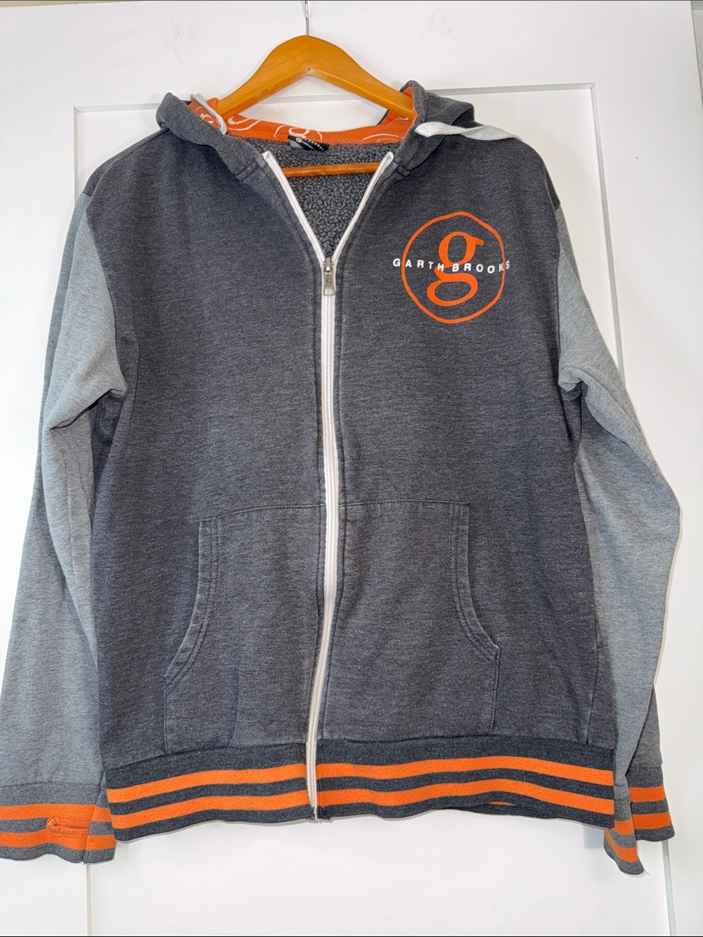 Garth Brooks World Tour Charcoal & Gray Zip-Up Hoodie w/ Orange Accent Sz Large